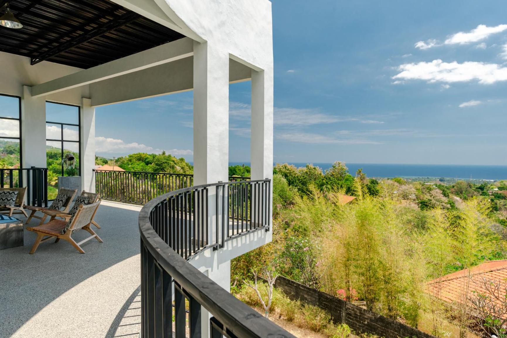 Вилла The Hacienda Lovina Экстерьер фото