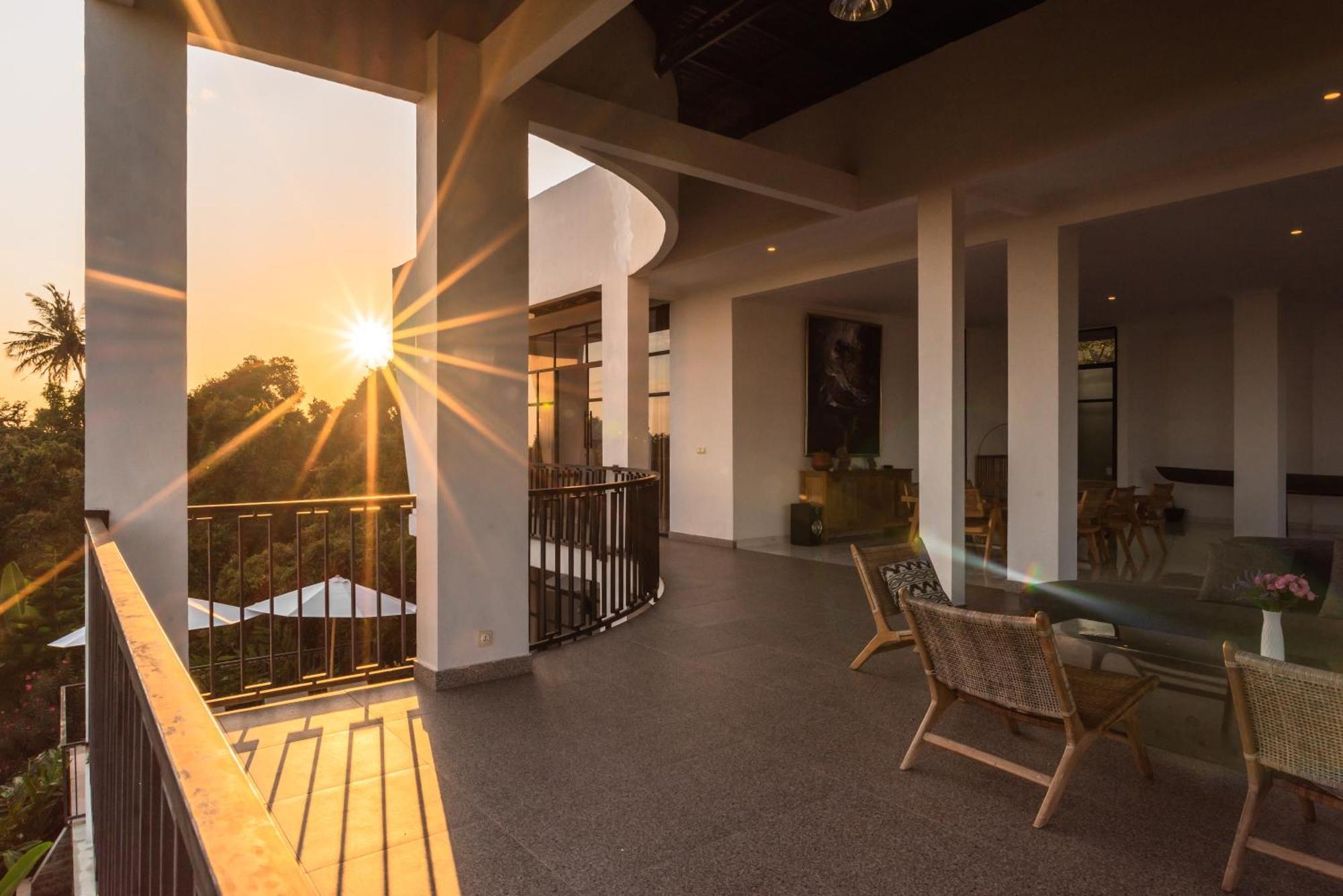 Вилла The Hacienda Lovina Экстерьер фото