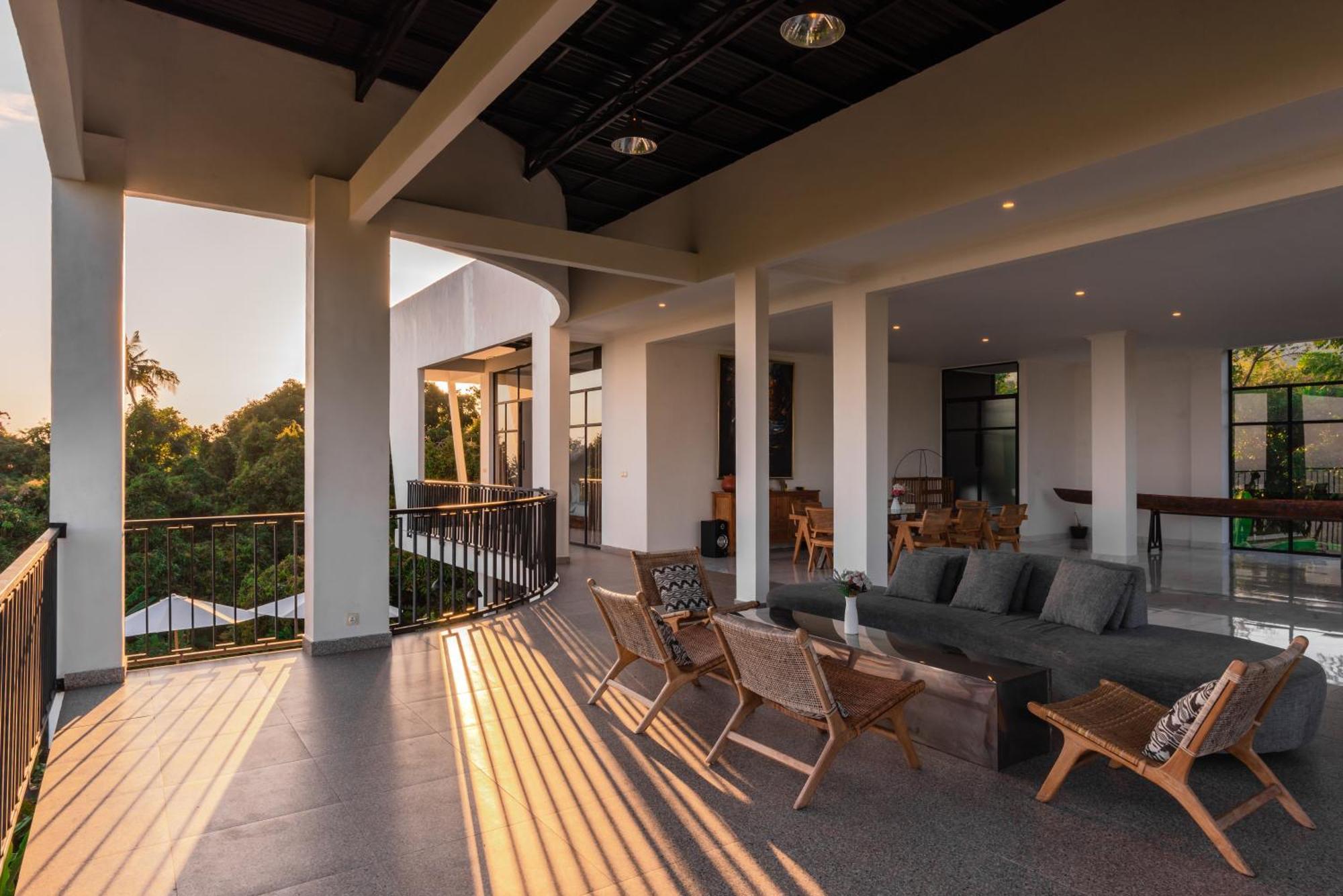 Вилла The Hacienda Lovina Экстерьер фото
